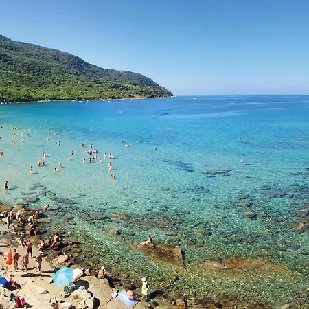 Awesome In Ponte San Cono, Buccin Holiday home