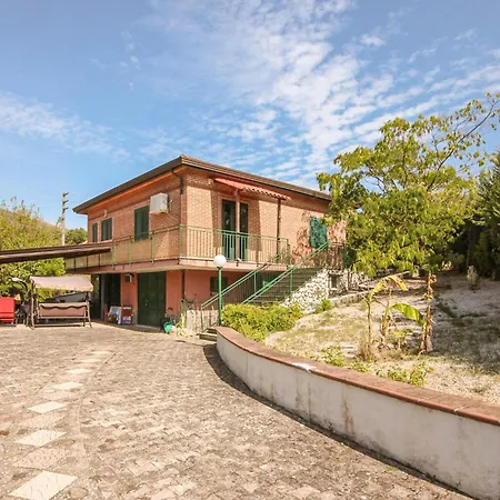 Holiday home Awesome In Ponte San Cono, Buccin *
